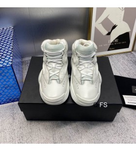 Alexander Wang Mulheres Sapatas dos Esportes Em Branco