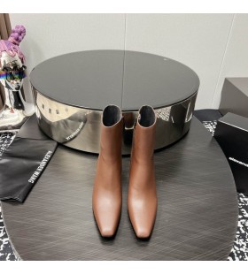 アレクサンダー王女性のToni足首のブーツ茶色