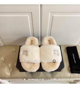 Damskie beżowe puszyste klapki Alexander Wang