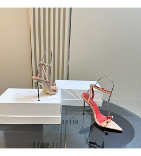 Alexander Wang Mujeres Roja de la parte Inferior del Tobillo Correa de las Sandalias de tacón En color Beige